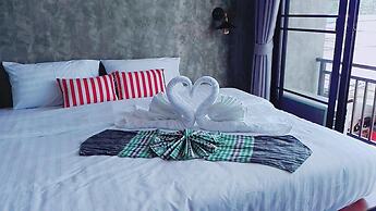 Lanta Chaolay Hostel