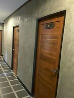 Lanta Chaolay Hostel