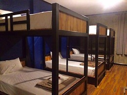 Lanta Chaolay Hostel