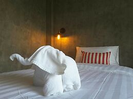 Lanta Chaolay Hostel