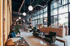 U.I.J Hotel & Hostel