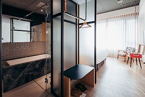 U.I.J Hotel & Hostel