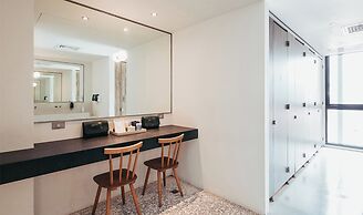 U.I.J Hotel & Hostel