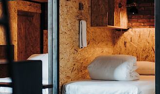 U.I.J Hotel & Hostel