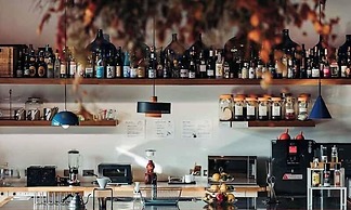 U.I.J Hotel & Hostel