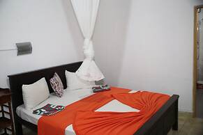 Senevi 9 Arch Homestay