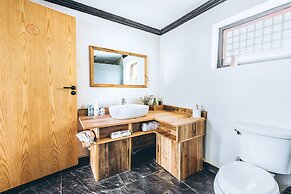 Dengfeng Qingjing Courtyard Hotel