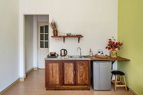 HoLo Fairy House Saigon Serviced HomeStay