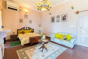 Tree of Life Grand Oak Manor, Binsar Wildlife Sanctuary