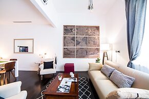 Rent In Rome - Flo's Apartment