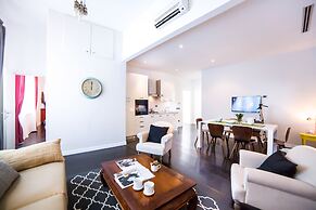 Rent In Rome - Flo's Apartment