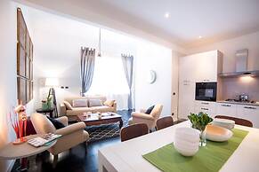 Rent In Rome - Flo's Apartment