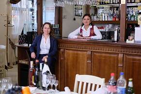 BeSt Hotel and Restaurant complex