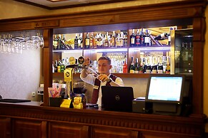 BeSt Hotel and Restaurant complex