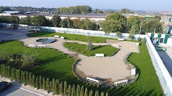 BeSt Hotel and Restaurant complex