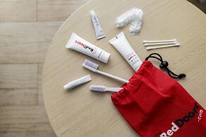 RedDoorz Plus @ Slamet Riyadi