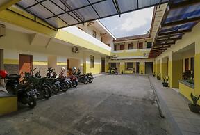 RedDoorz Plus @ Slamet Riyadi