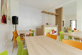 RedDoorz Plus @ Slamet Riyadi