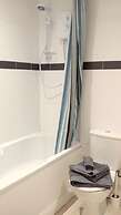 2 Bed Apartment in the West End