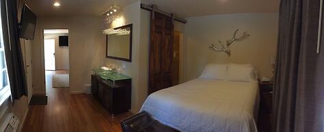 The Crest Motel in Colorful Colorado