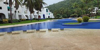 Spectacular Condo With Ocean View By SAMOTOGO Group