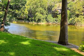 The Hideout 5 Bedroom Home by RedAwning