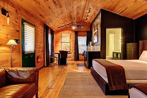 The Hideout 5 Bedroom Home by RedAwning