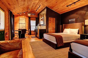 The Hideout 5 Bedroom Home by RedAwning