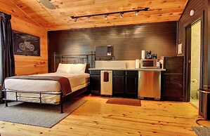 The Hideout 5 Bedroom Home by RedAwning