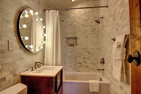 The Hideout 5 Bedroom Home by RedAwning