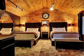 The Hideout 5 Bedroom Home by RedAwning