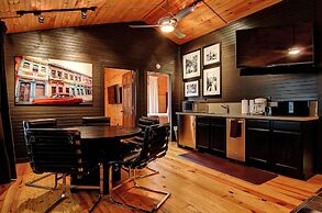 The Hideout 5 Bedroom Home by RedAwning