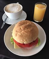 Zip Lounge & Apartments