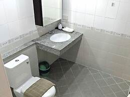 Zip Lounge & Apartments