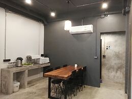 Ekanek Hostel Bangkok - Adults Only