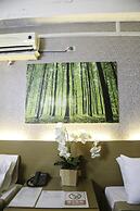 Quoalla Hotel Makati