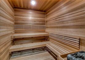 Downtown Studio W/ Sunny Alpine Views- Sleeps 4! Studio Bedroom Condo 