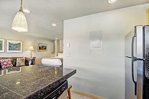 Downtown Studio W/ Sunny Alpine Views- Sleeps 4! Studio Bedroom Condo 