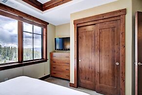 At Base Of Peak 8, Steps From Winter Activities 3 Bedroom Condo by Red