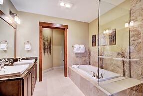 At Base Of Peak 8, Steps From Winter Activities 3 Bedroom Condo by Red