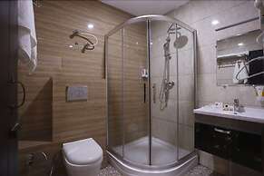 Paradise Ganga - A River Side Hotel