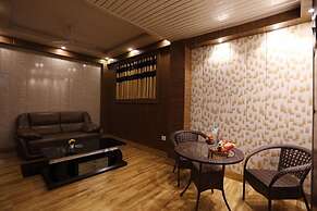 Paradise Ganga - A River Side Hotel