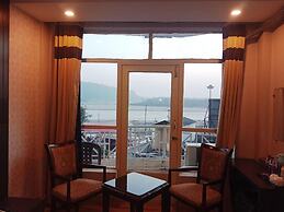 Paradise Ganga - A River Side Hotel