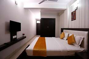 Paradise Ganga - A River Side Hotel