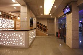 Paradise Ganga - A River Side Hotel