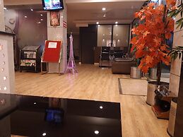 Paradise Ganga - A River Side Hotel