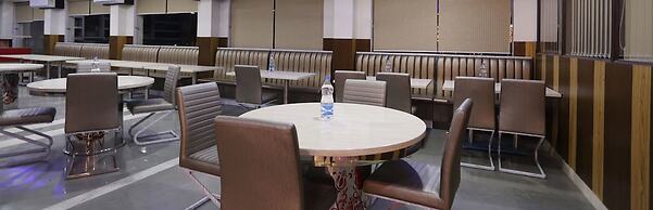 Paradise Ganga - A River Side Hotel