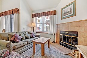 Ideal Locale Steps To Mountain & Main St- 1br+loft, Sleeps 6 1 Bedroom