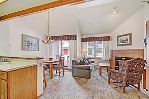 Ideal Locale Steps To Mountain & Main St- 1br+loft, Sleeps 6 1 Bedroom