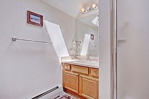 Ideal Locale Steps To Mountain & Main St- 1br+loft, Sleeps 6 1 Bedroom